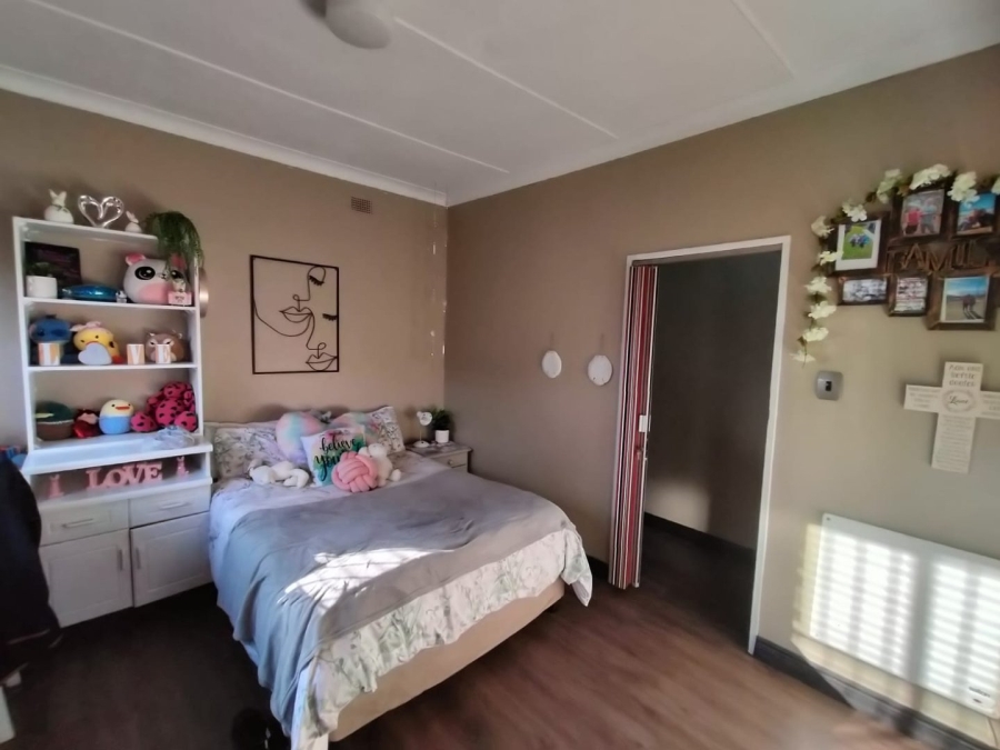 5 Bedroom Property for Sale in Waverley Free State